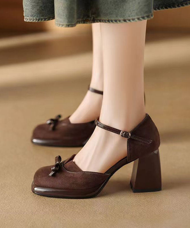 Finely Styled Sandals with a Classic Vintage Look