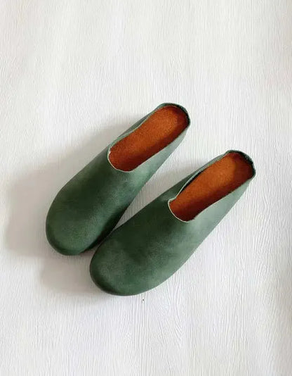 Finely Styled Slippers with a Classic Vintage Look