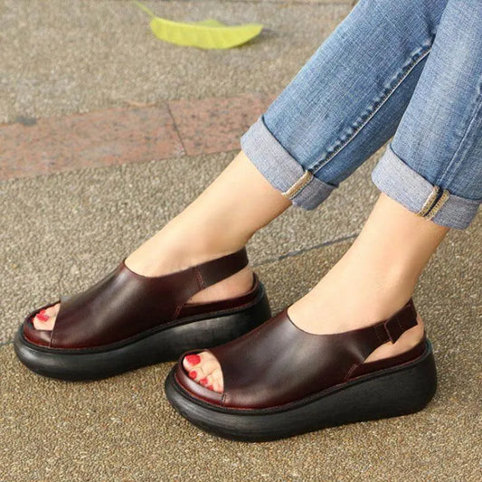 Casually Elegant Sandals with a Refined Edge