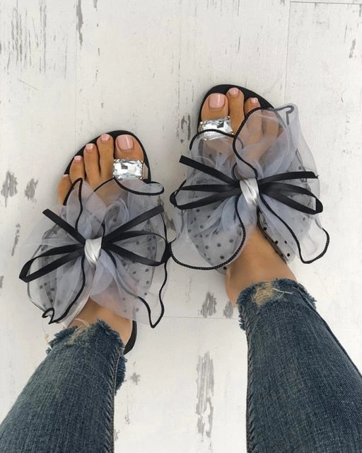 Elegantly Styled Slippers for Everyday Wear