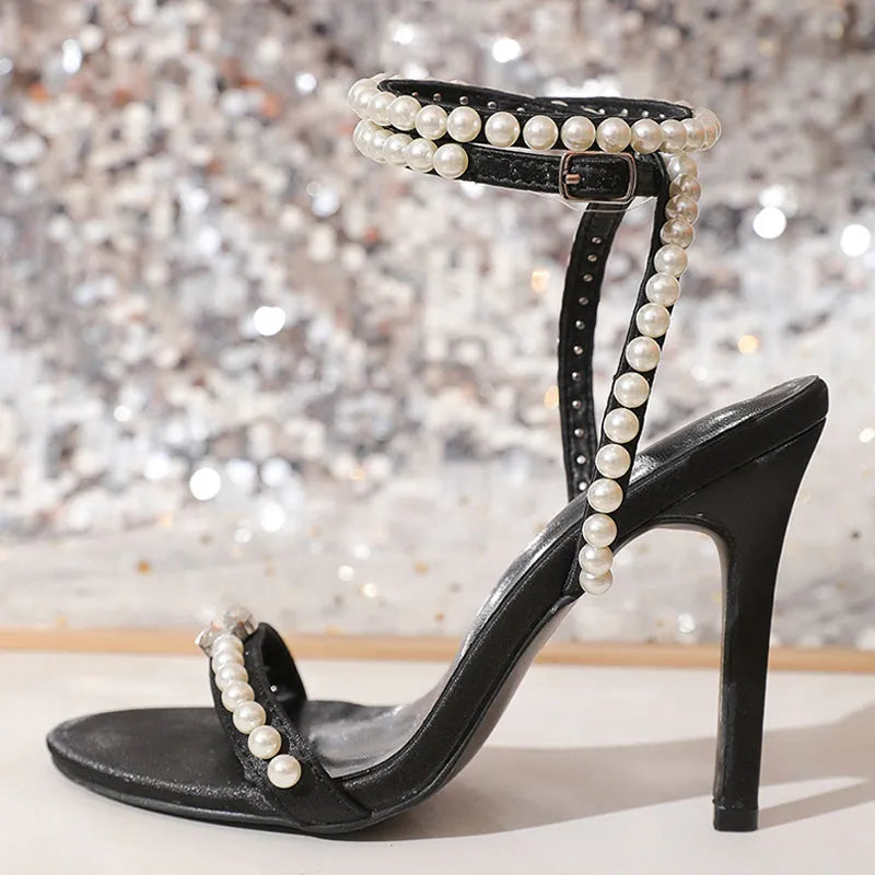 Subtly Elegant Shoes with a Refined Vintage Look