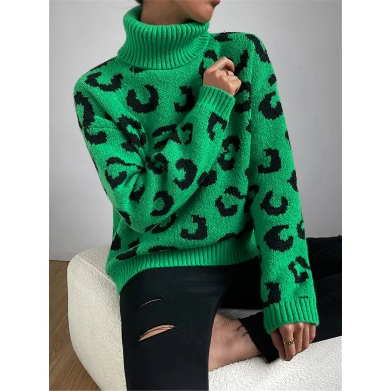 JO | Turtleneck with leopard pattern