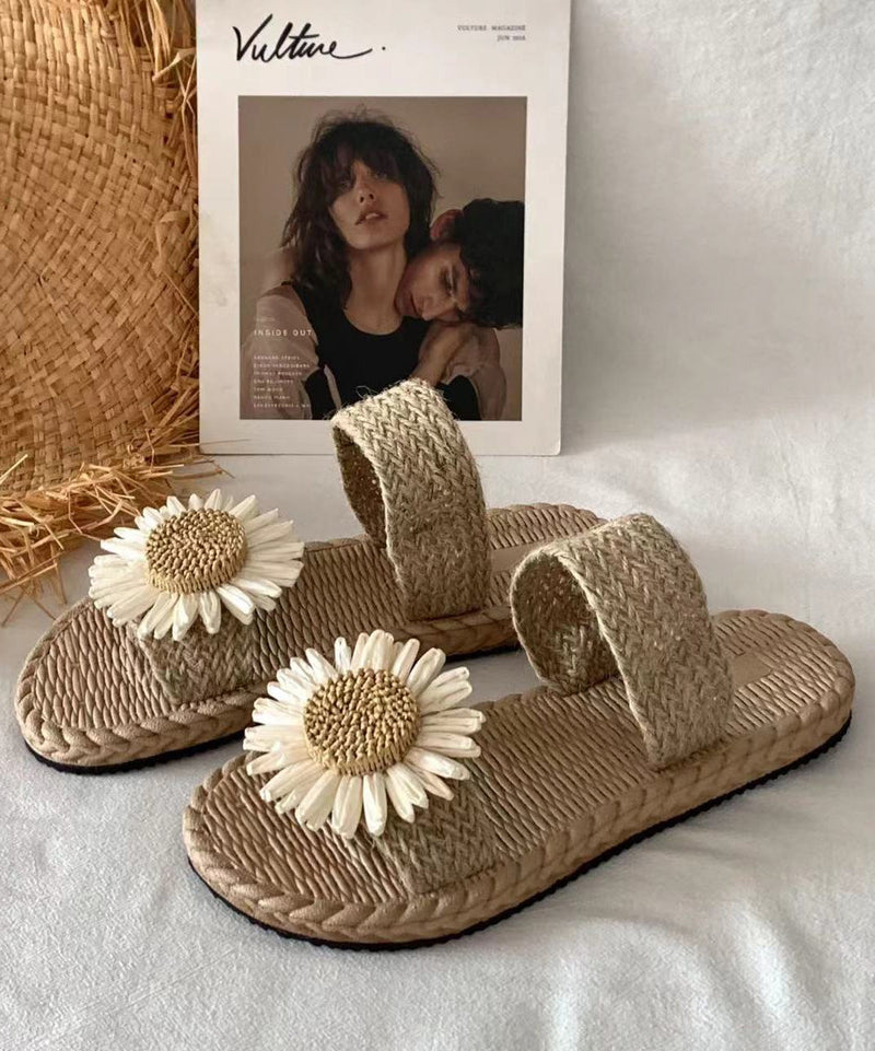 Finely Styled Slippers with a Classic Vintage Look