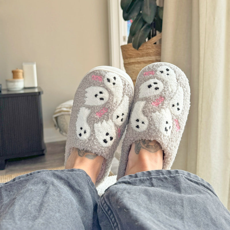 Subtly Elegant Slippers with a Refined Vintage Look
