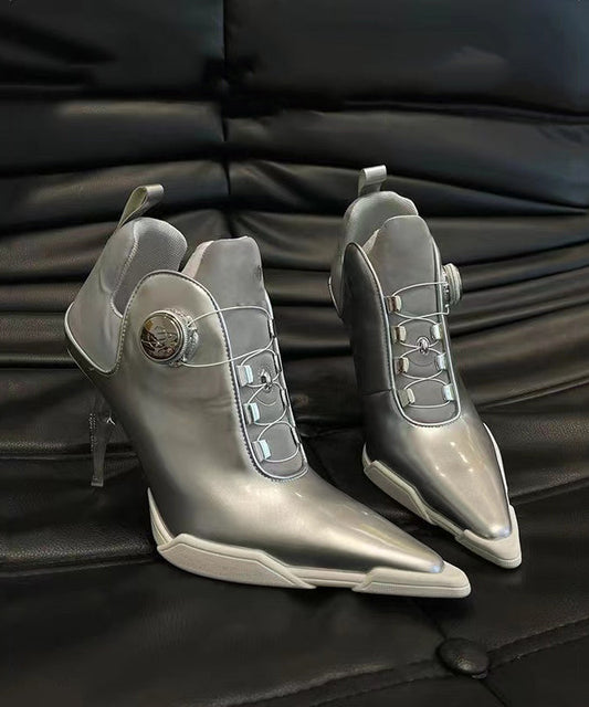 Finely Styled Boots with a Classic Vintage Look