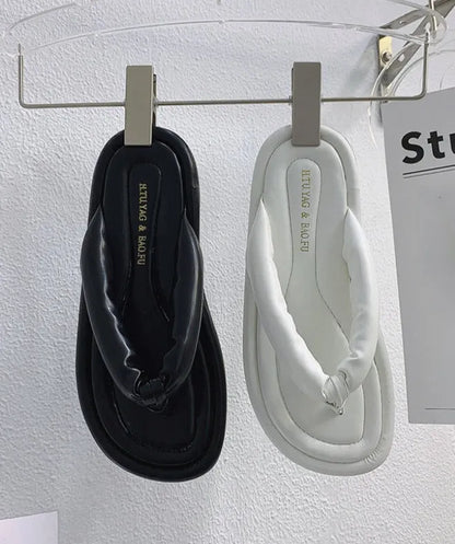 Casually Elegant Slippers with a Refined Edge
