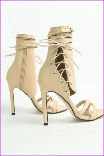 Effortlessly Elegant Sandals with a Timeless Design