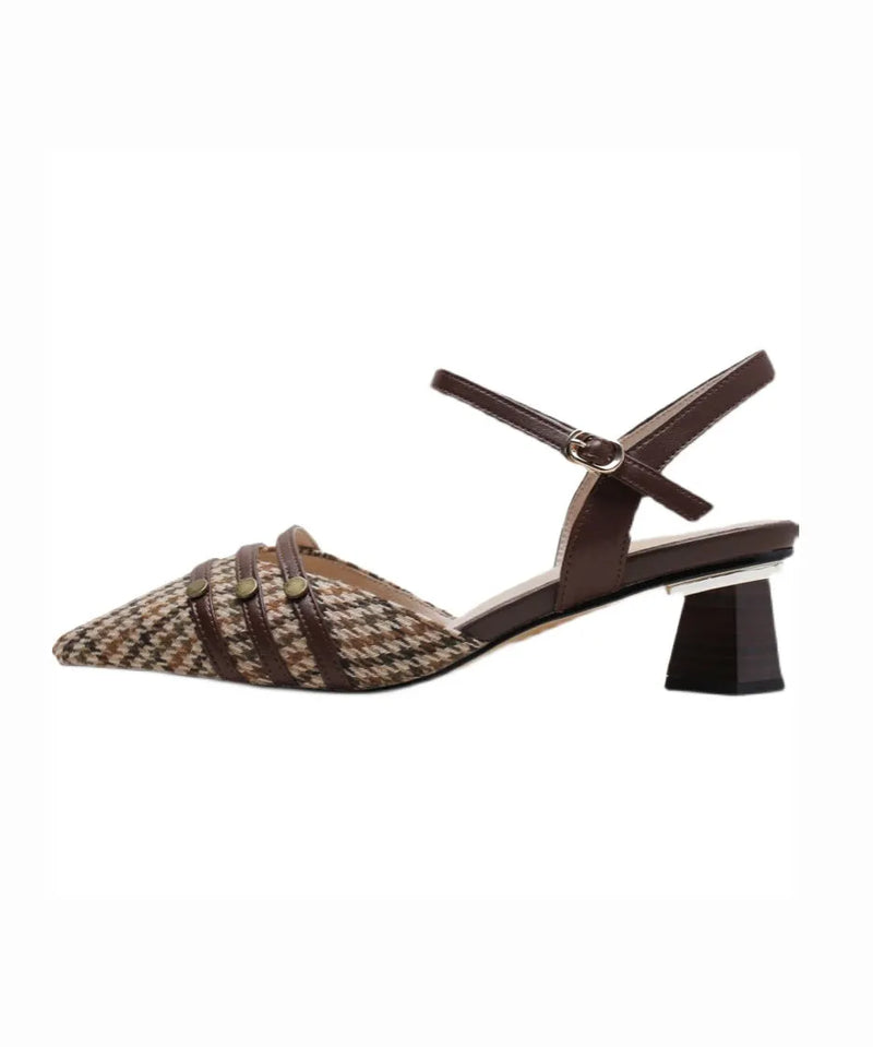 Effortlessly Elegant Heels with a Timeless Design