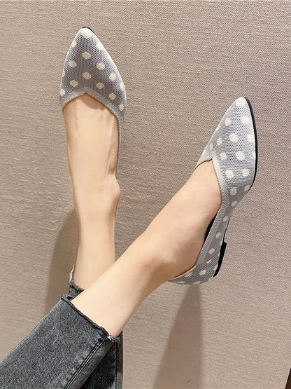 Contrast Color Pointed-toe Polka-dot V-cut Low Heels Flat Shoes
