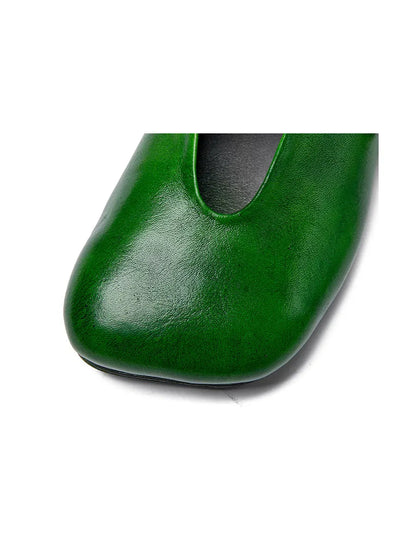 Elegantly Styled Slippers for Everyday Wear