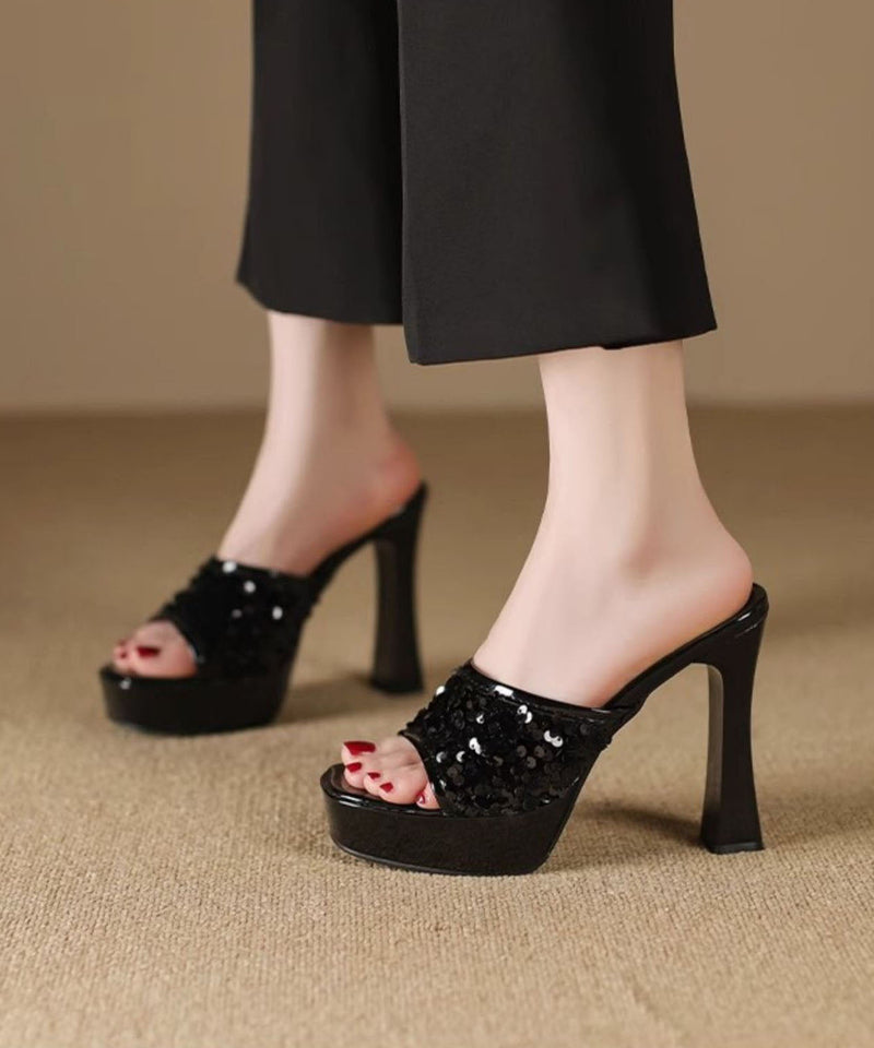 Effortlessly Elegant Sandals with a Timeless Design