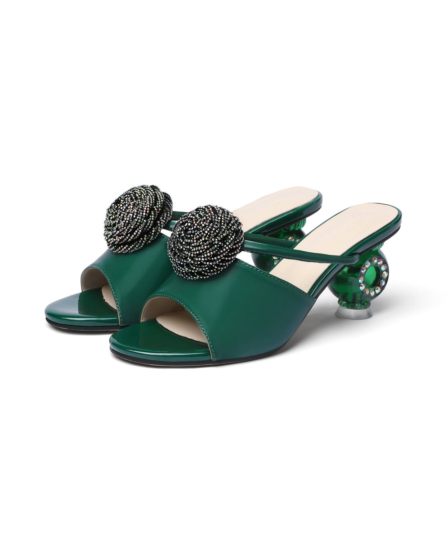 Finely Styled Sandals with a Classic Vintage Look