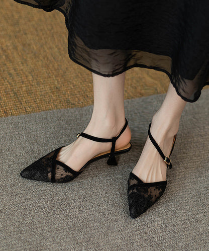 Effortlessly Elegant Sandals with a Timeless Design