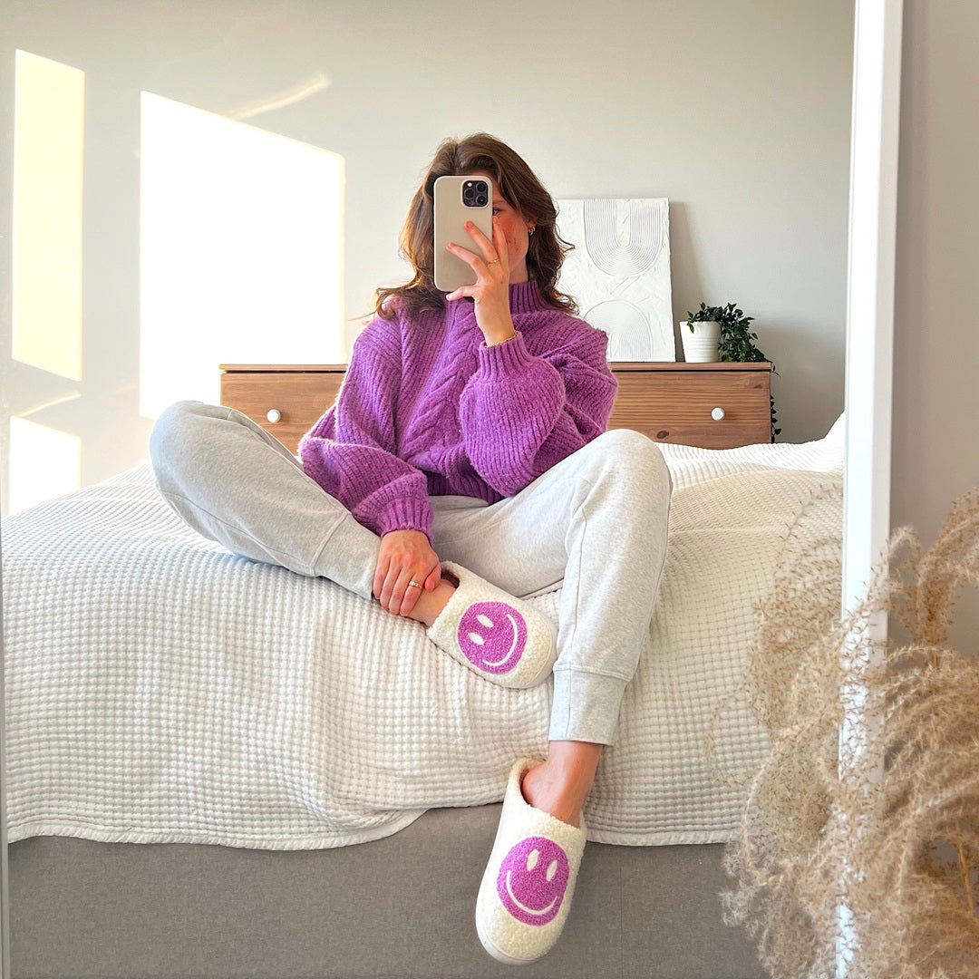 Finely Styled Slippers with a Classic Vintage Look