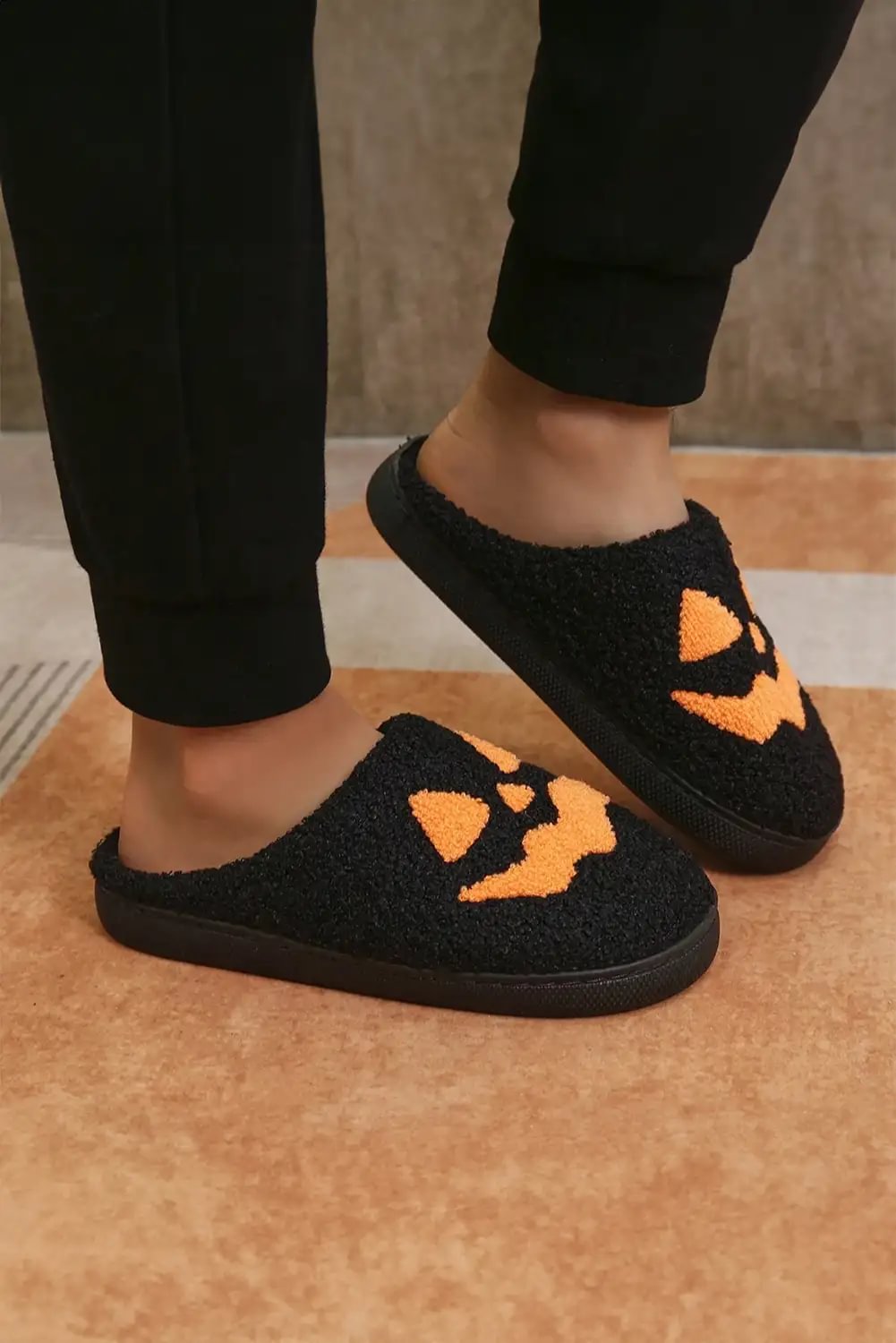 Finely Styled Slippers with a Classic Vintage Look