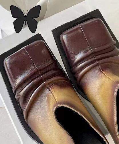 Effortlessly Elegant Heels with a Timeless Design