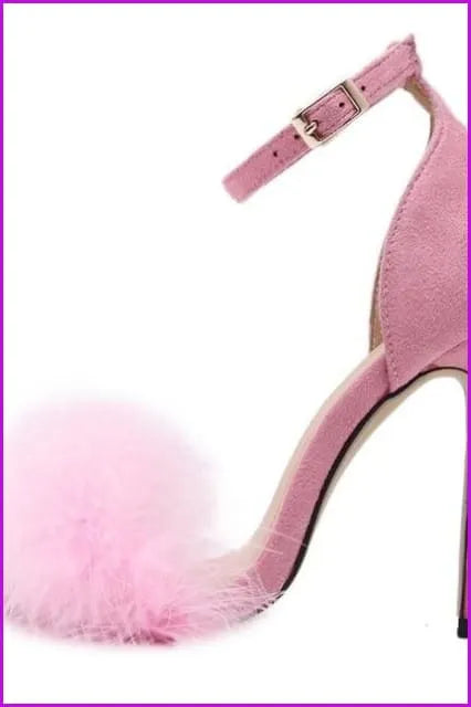 Effortlessly Elegant Heels with a Timeless Design
