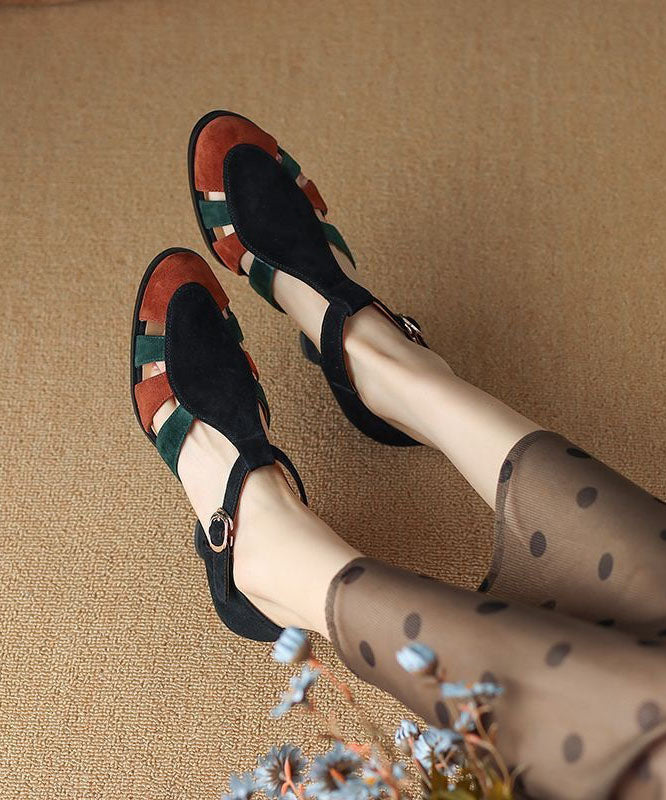 Effortlessly Elegant Sandals with a Timeless Design