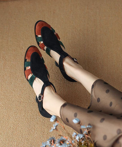 Effortlessly Elegant Sandals with a Timeless Design
