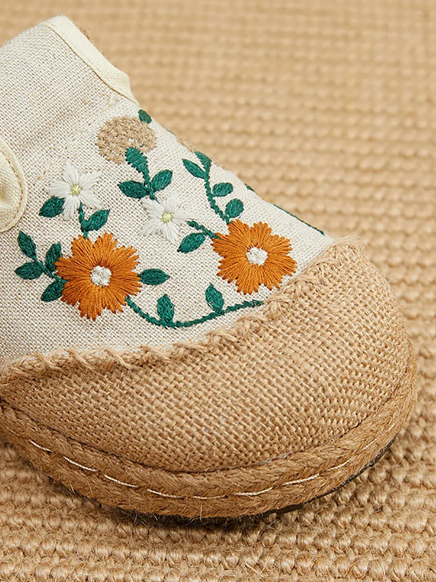 Effortlessly Elegant Slippers with a Timeless Design