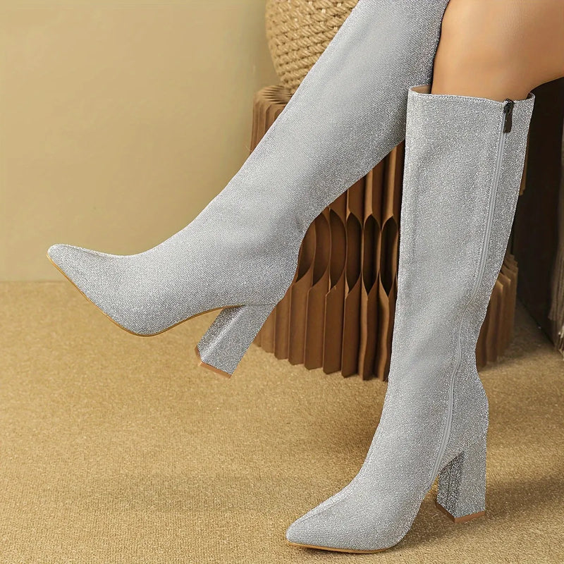 Effortlessly Elegant Boots with a Timeless Design
