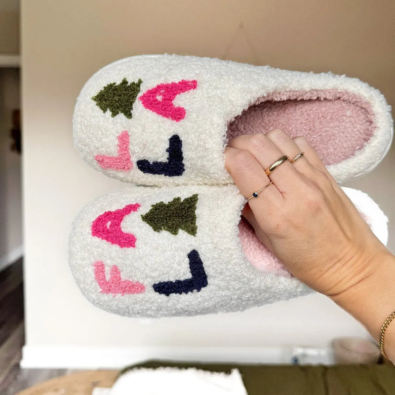 Elegantly Styled Slippers for Everyday Wear