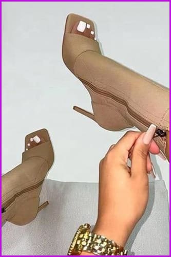 Subtly Elegant Heels with a Refined Vintage Look