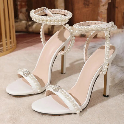 Effortlessly Elegant Shoes with a Timeless Design