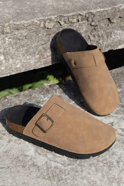 Casually Elegant Slippers with a Refined Edge