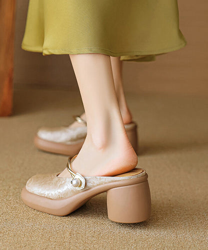 Finely Styled Sandals with a Classic Vintage Look