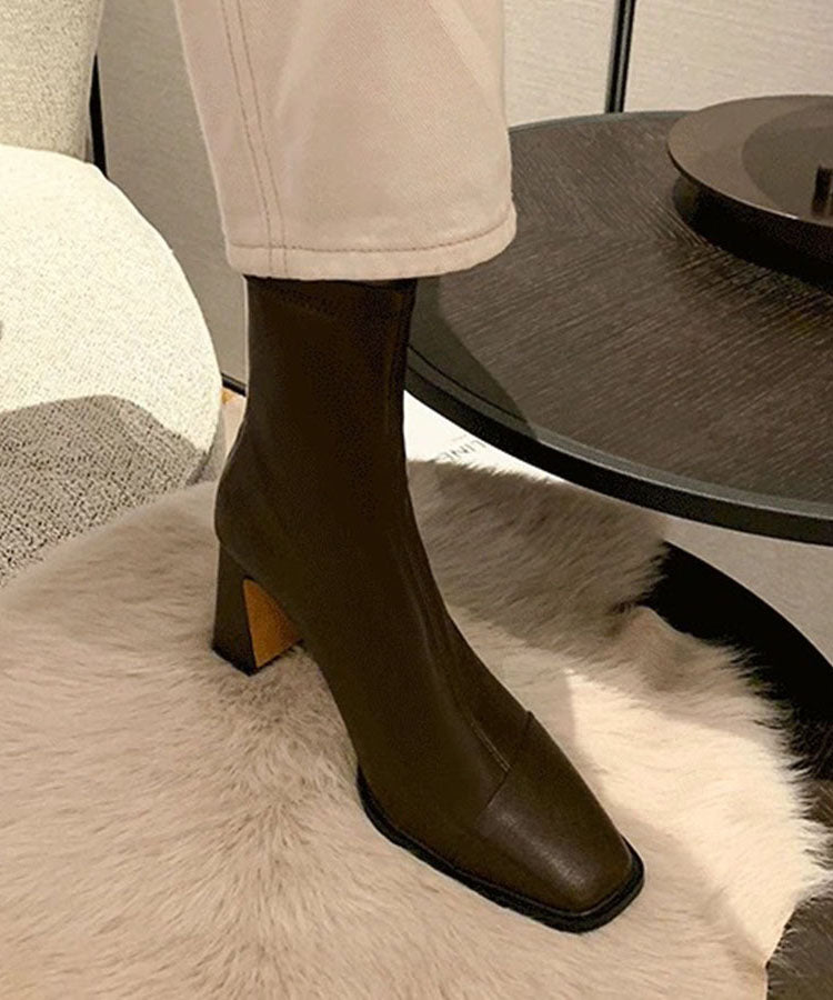 Subtly Elegant Boots with a Refined Vintage Look