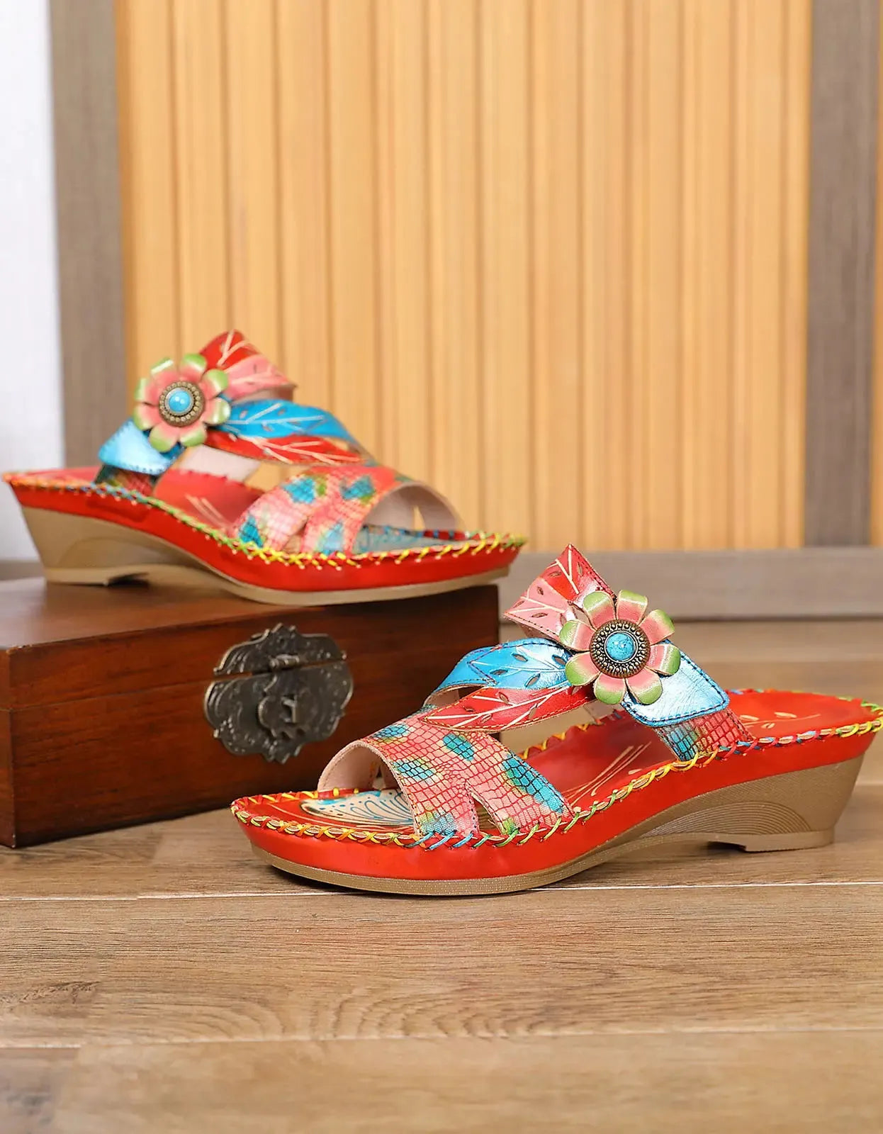 Finely Styled Slippers with a Classic Vintage Look