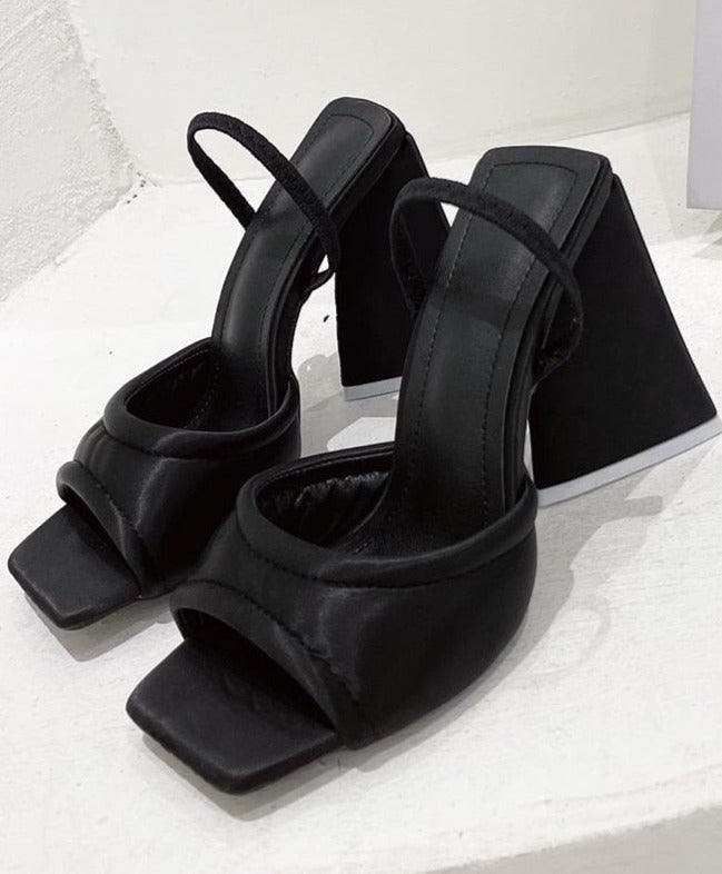 Subtly Elegant Heels with a Refined Vintage Look