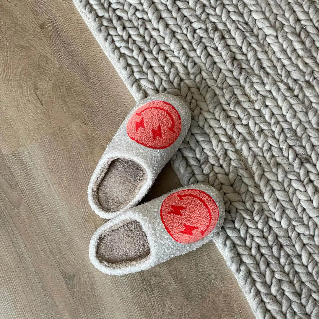 Effortlessly Elegant Slippers with a Timeless Design
