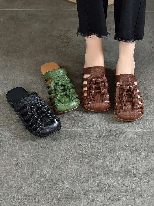 Effortlessly Elegant Slippers with a Timeless Design