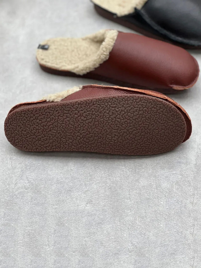 Elegantly Styled Slippers for Everyday Wear