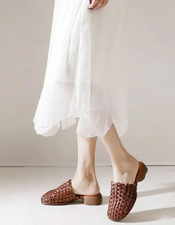 Elegantly Styled Slippers for Everyday Wear