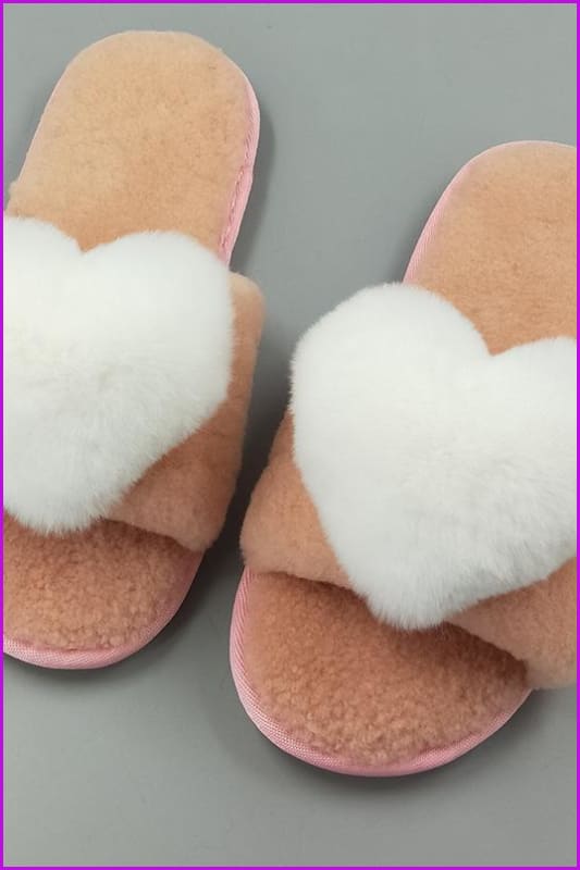 Casually Elegant Slippers with a Refined Edge