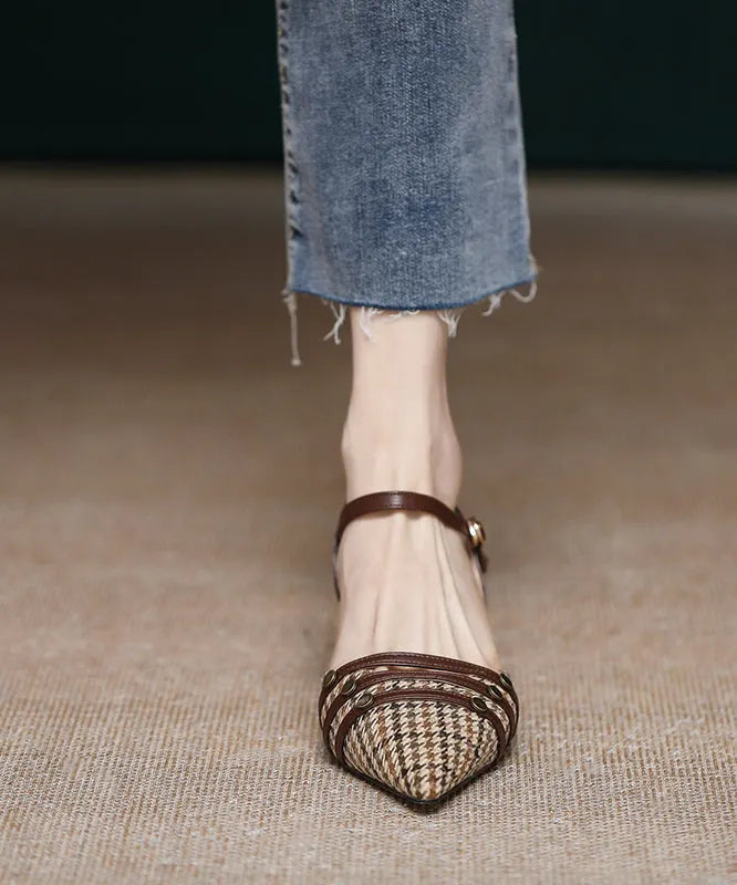 Effortlessly Elegant Heels with a Timeless Design