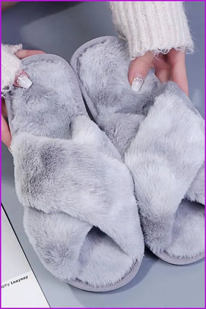 Casually Elegant Slippers with a Refined Edge
