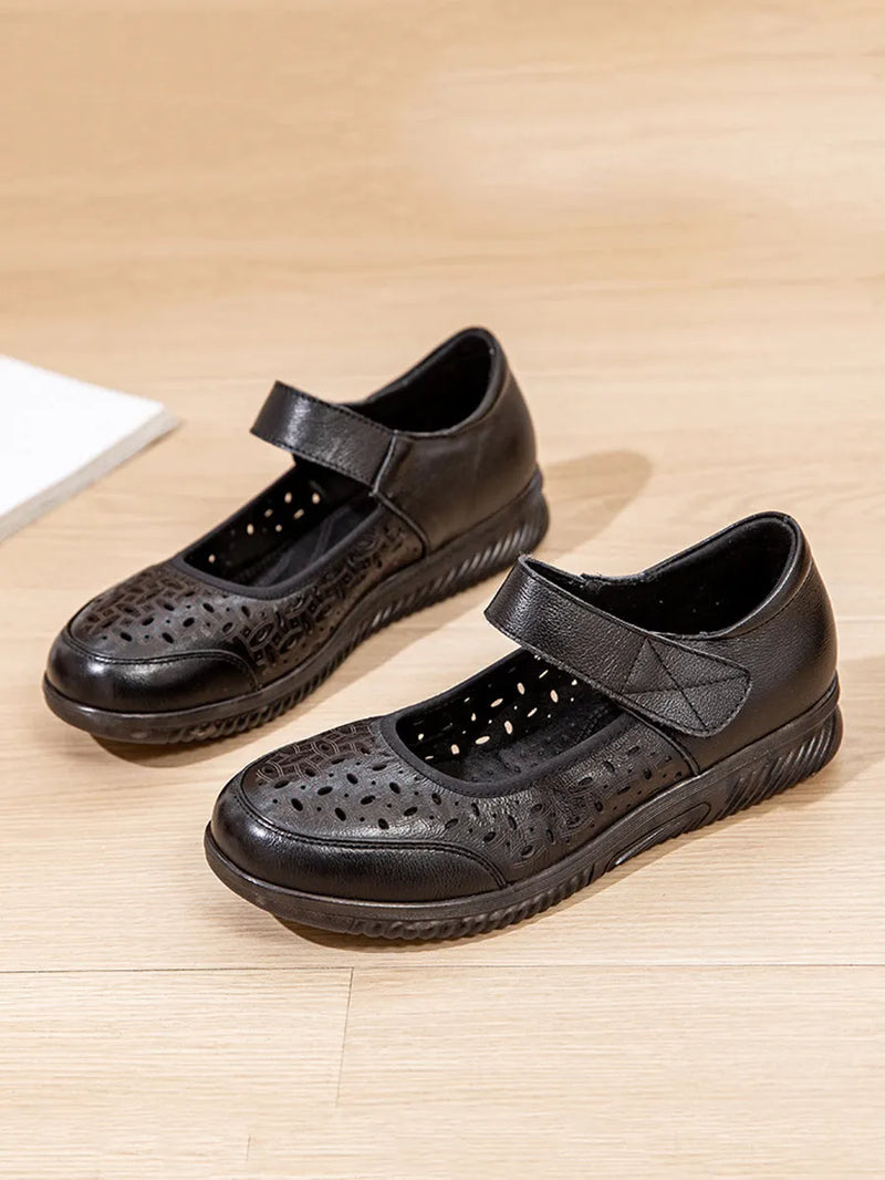Effortlessly Elegant Shoes with a Timeless Design
