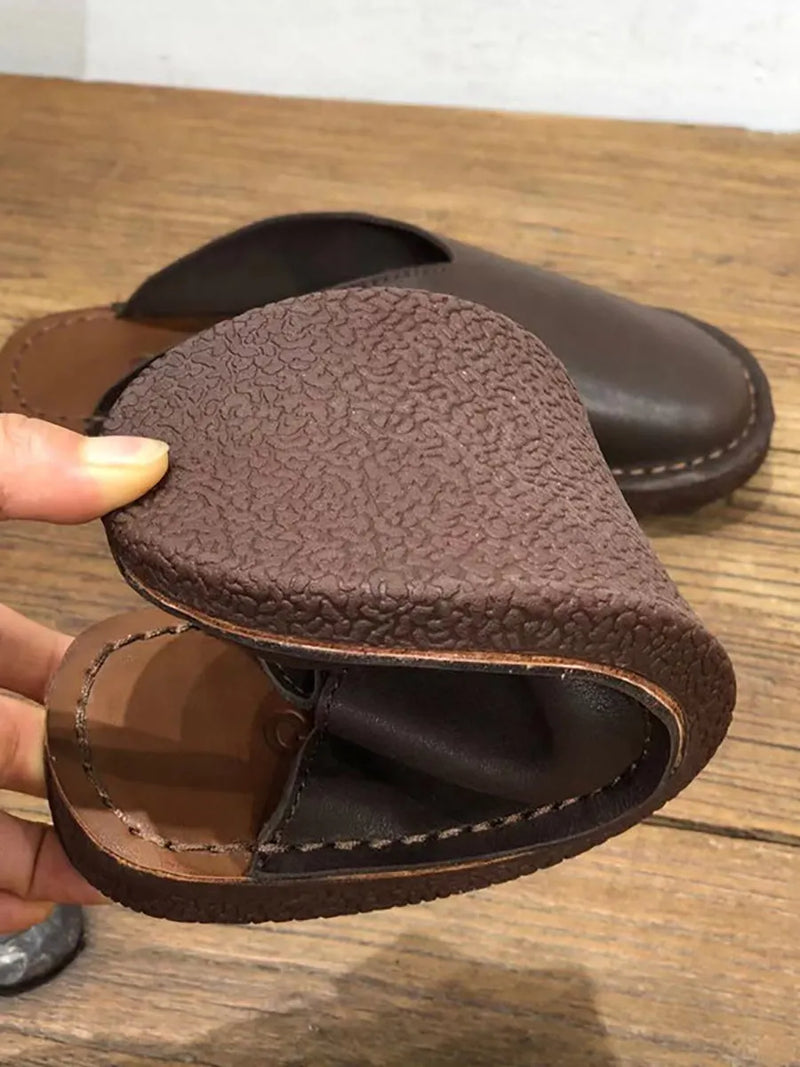 Effortlessly Elegant Slippers with a Timeless Design