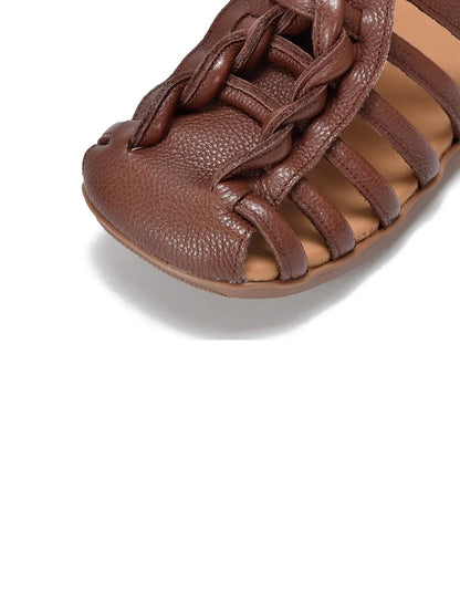 Effortlessly Elegant Slippers with a Timeless Design