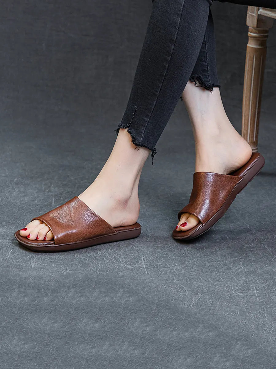 Casually Elegant Slippers with a Refined Edge
