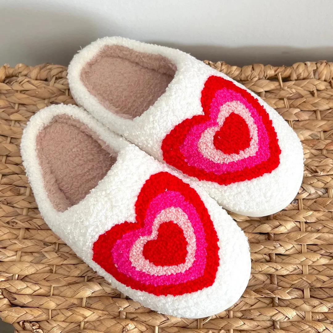 Elegantly Styled Slippers for Everyday Wear