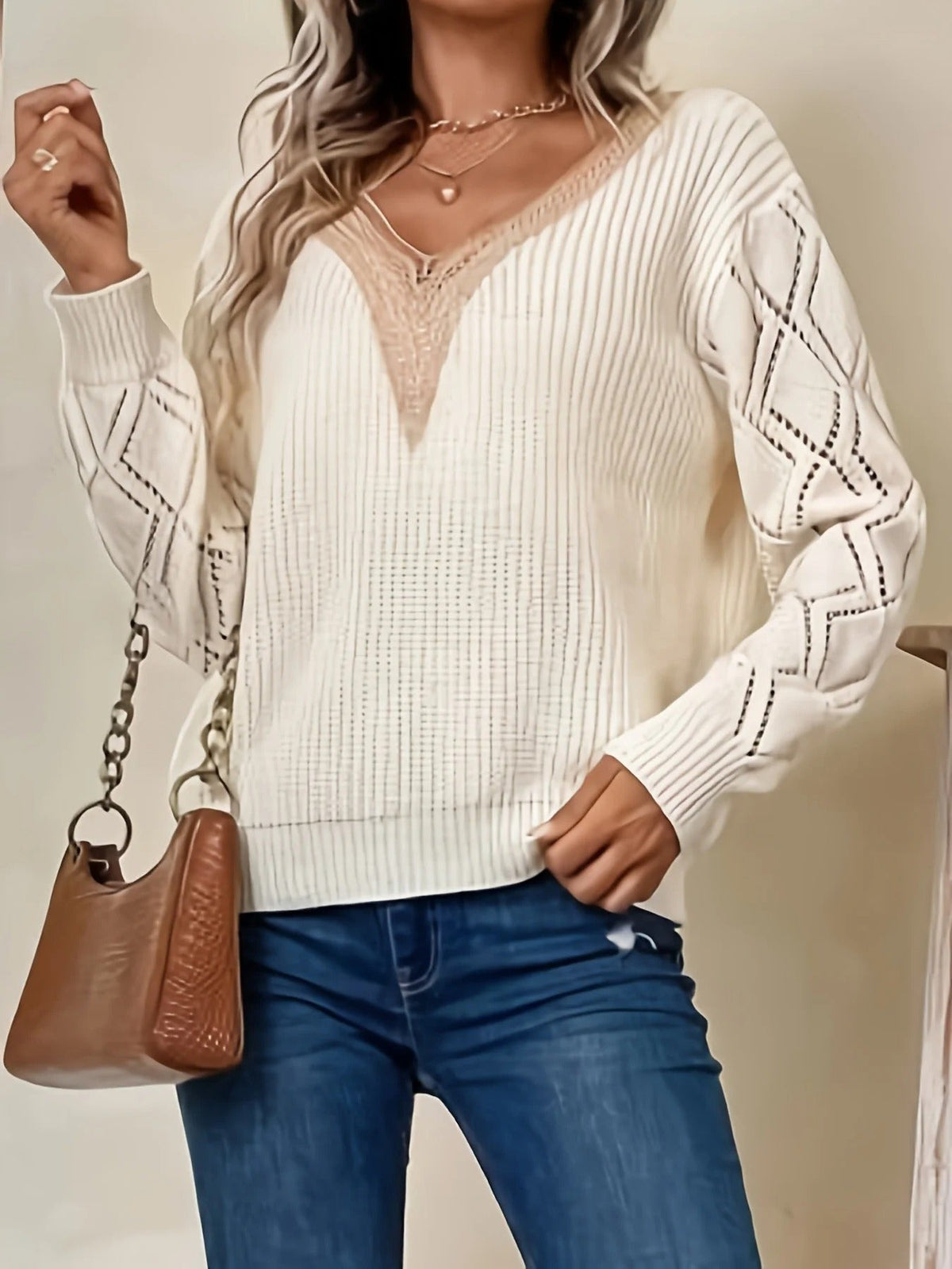 JO | MW - Stylish knitted sweater with V-neckline