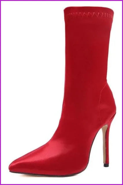 Subtly Elegant Boots with a Refined Vintage Look