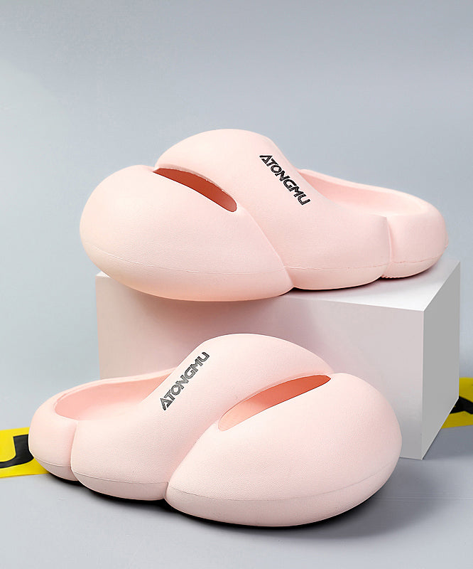 Effortlessly Elegant Slippers with a Timeless Design