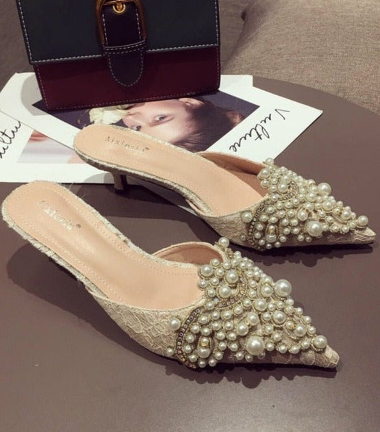 Classic Vintage Heels with a Flattering Fit