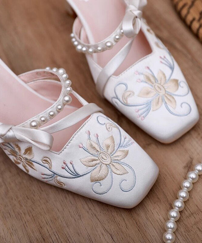Casually Elegant Slippers with a Refined Edge